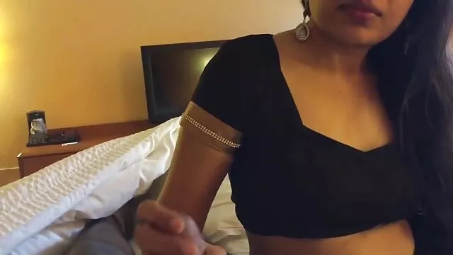 گشت سیاه - روروک مخصوص بچه های خیابانی غیرقانونی عکسهای سکسی سوپر پلیس را در سفید سفید گرفتند